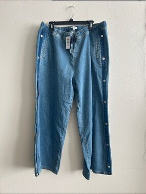 Boyfriend Snap-Button Denim Jogger - Light Blue